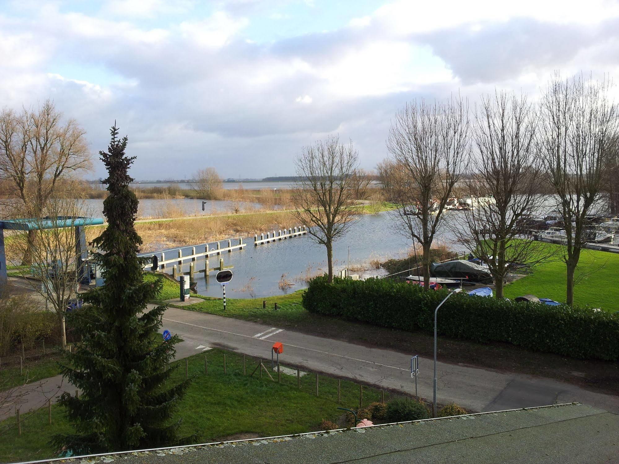 De Brabantse Biesbosch Hotel Werkendam Eksteriør billede