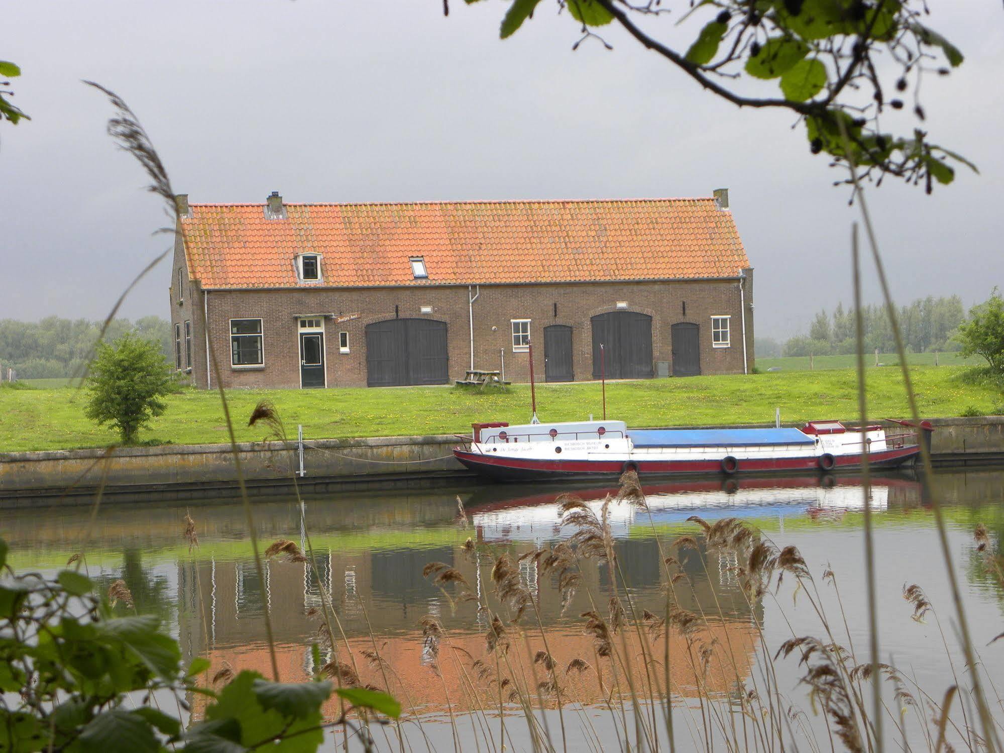 De Brabantse Biesbosch Hotel Werkendam Eksteriør billede