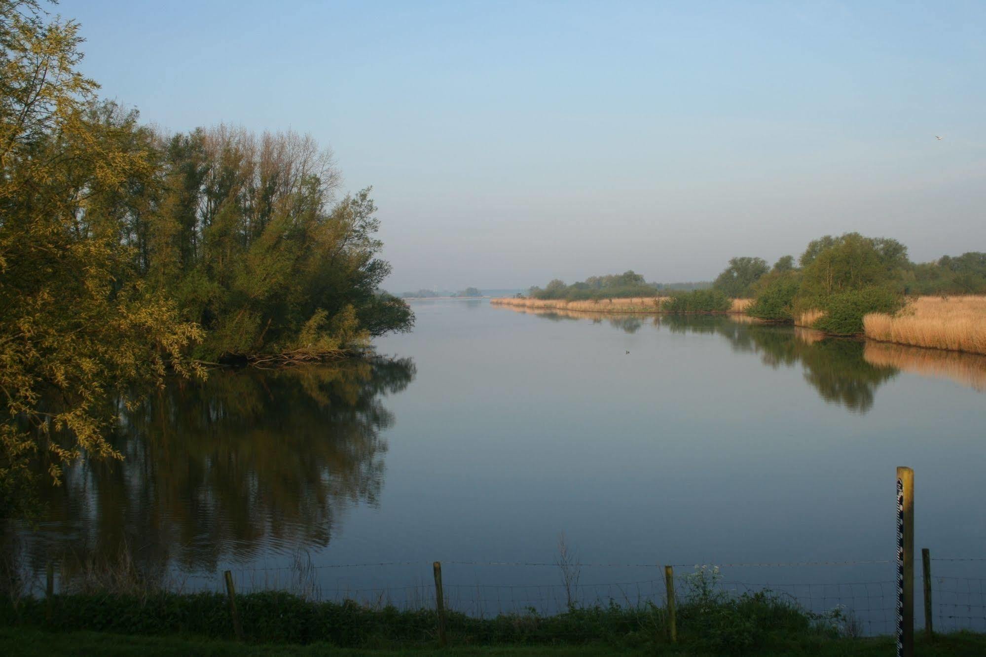De Brabantse Biesbosch Hotel Werkendam Eksteriør billede